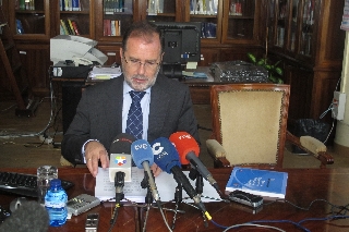 Francisco Javier Vieira Morante durante su exposición a los medios de comunicación